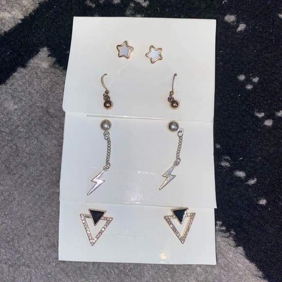 Earring bundle - Picture 2 of 2